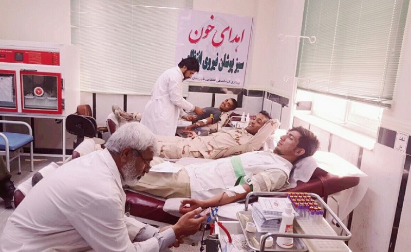 اهدای خون کارکنان ناجا در سراوان+تصاویر