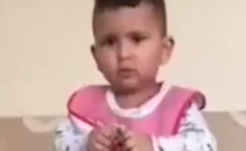 خشم کاربران برای درخواست عجیب مرد سعودی از فرزند دوساله‌اش + فیلم