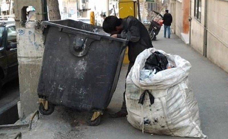کارتن خواب های شب گرد، بلای جان زباله های سراوان/شهردار شهرستان سراوان: سطل های زباله را افزایش می دهیم