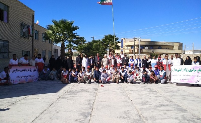 نوزدهمین دوره مانور زلزله و ایمنی در مدرسه شهید دستغیب/ عدم حضور اعضای ستاد بحران سراوان در مانور