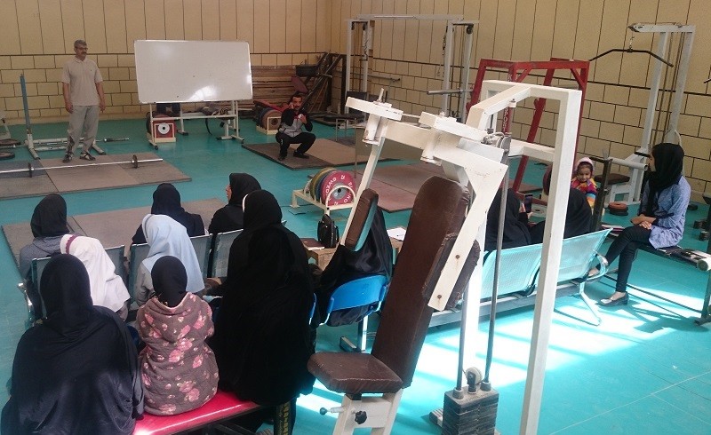 گزارش تصویری/برگزاری اولین دوره کلاس های آموزشی وزنه برداری بانوان در سراوان