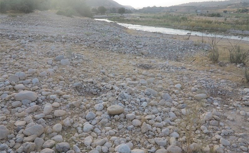 پلمپ واحد های تولیدی شن و ماسه در جنوب سیستان و بلوچستان/شرکت آب منطقه ای: برداشت بی رویه منجر به تغییر شکل رودخانه شده است