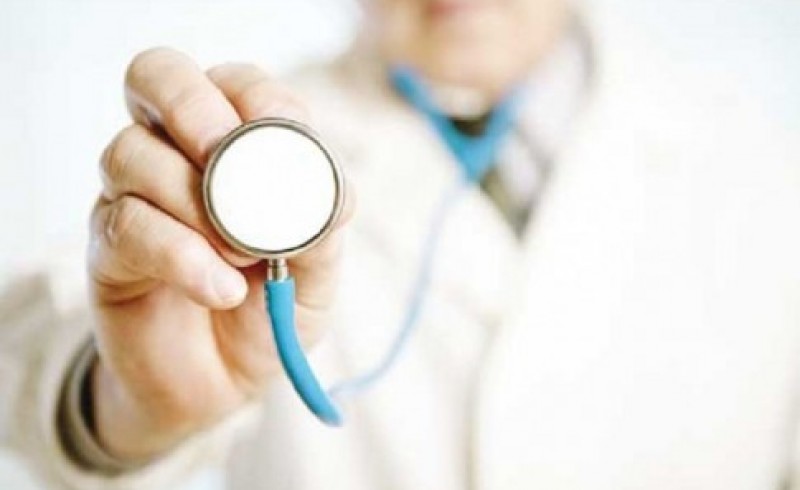 پزشکان حق دریافت تعرفه آزاد از بیمه شدگان را ندارند/ انجام سونوگرافی در مطب های زنان و زایمان تخلفی در حوزه پزشکی استان است