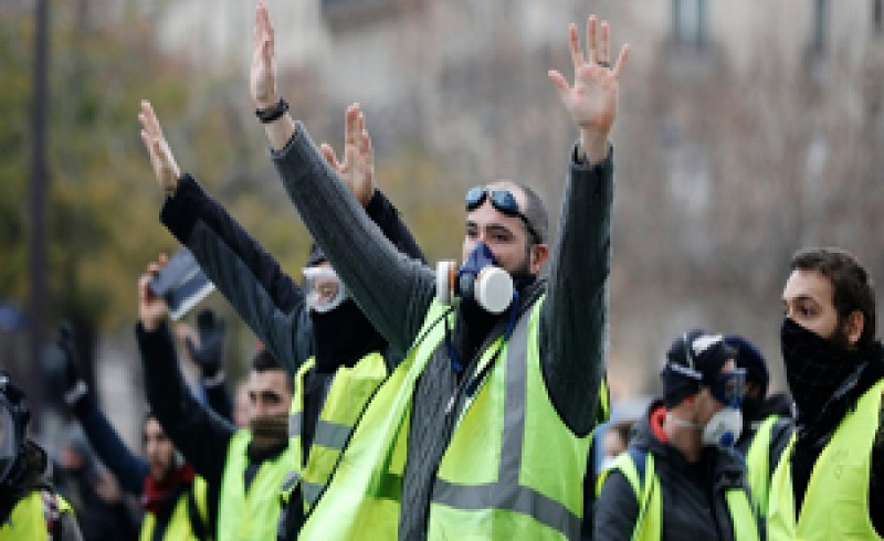 چرا معترضان فرانسوی جلیقه‌زردپوش هستند؟