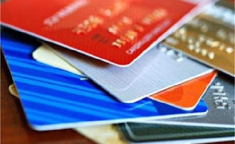 نیم نگاهی بر مزایا و معایب کارت‌های بانکی/ هزینه‌های سنگین دستگاه‌های کارتخوان بر نظام پولی و بانکی کشور