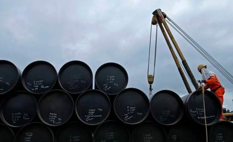 روند رشد قیمت نفت آهسته ماند
