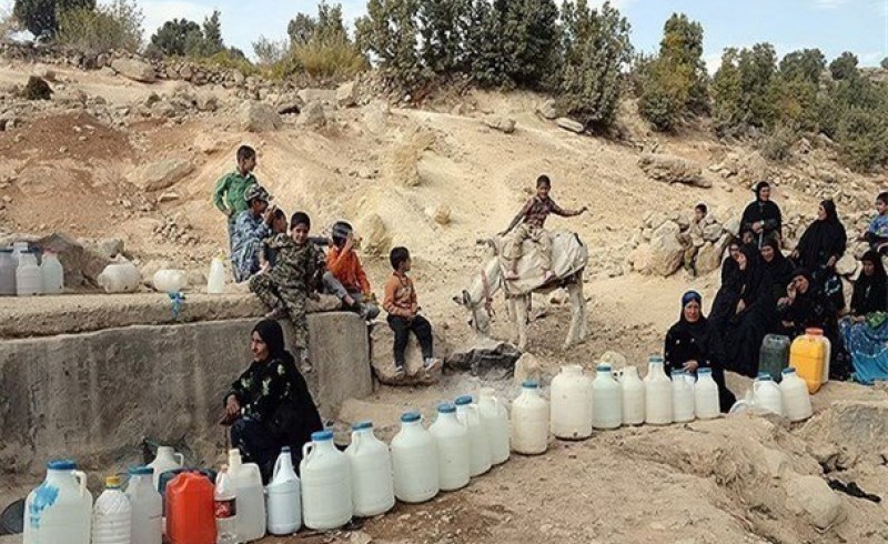 نارضایتی اهالی روستای زیارت جدید سوران از نداشتن آب لوله کشی/ یک مقام مسئول: آب رسانی به صورت سقایی در حال انجام است