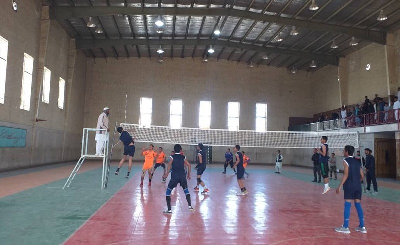برگزاری مسابقات والیبال دانش آموزی به مناسبت هفته وحدت+ تصویر