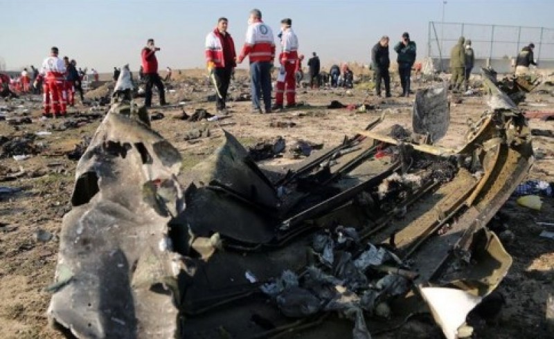 شجاعت صداقت در حادثه تلخ هواپیمای اوکراین/ وقتی بین مردم و حاکمیت پنهان کاری معنا ندارد