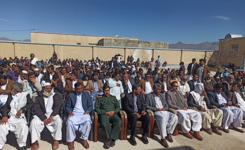 برگزاری جشن انقلاب در روستای قادر آباد مهرستان