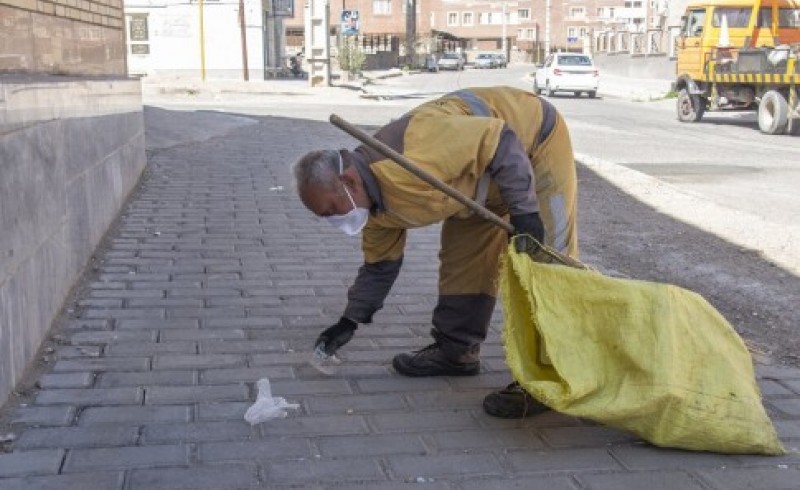 تامین ماسک و دستکش خواسته به حق پاکبانان زاهدانی است/رهاسازی زباله در خیابان موجب گشترش کرونا می شود