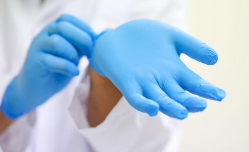 آیا پوشیدن دستکش مانع انتقال ویروس کرونا می‌شود؟
