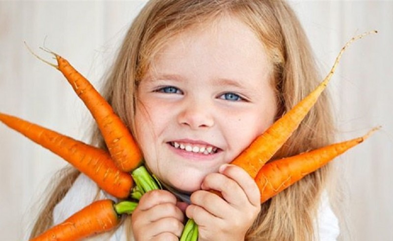 بهترین مواد غذایی برای سلامت دندان‌ها/ دندان عقل را در چه سنی باید بکشیم؟