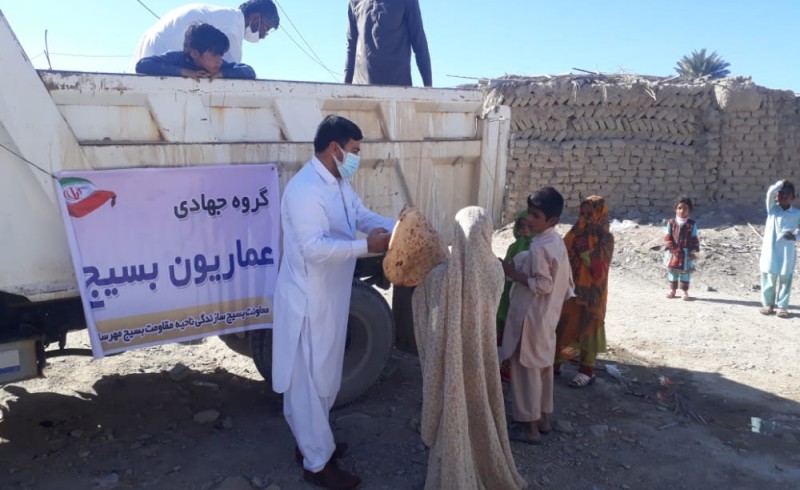 گزارش تصویری/ 5 هزار قرص نان در روستاهای مهرستان توزیع شد