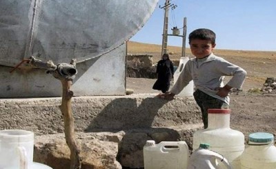 افت فشار آب مشکلات برخی شهروندان ایرانشهری را دو چندان کرده است / زندگی در تابستان داغ بدون آب امکانپذیر نیست