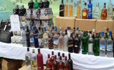 انهدام باند قاچاق مشروبات الکلی در چابهار/ ۲۱۸۴ لیتر مشروب کشف شد