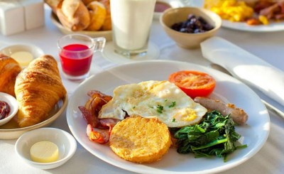 صبحانه نخوردن به لاغر شدن کمک می کند؟